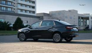 Lada Aura